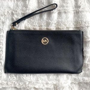 Micheal Kors large wristlet